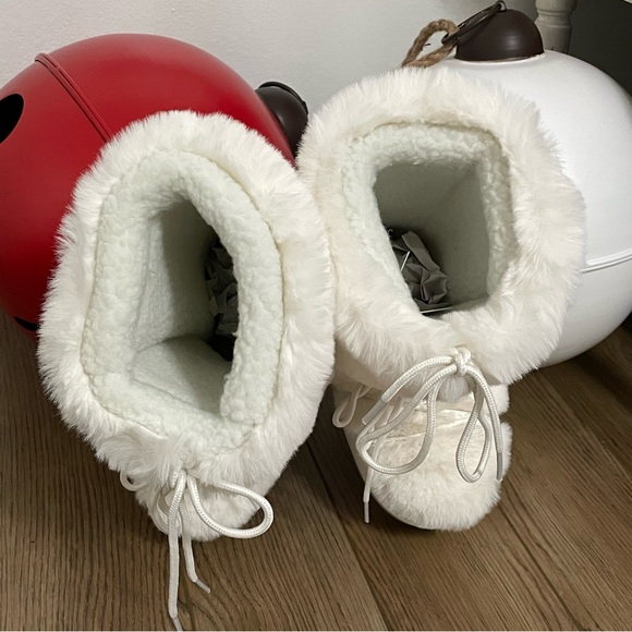 Hello Kitty Shoes Forever 2 Hello Kitty Faux Fur Moon Boots Poshmark